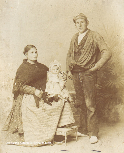 Archivo de fotografía antigua de la Asociación Cultural El Hocino de Blesa (Teruel, Aragón).